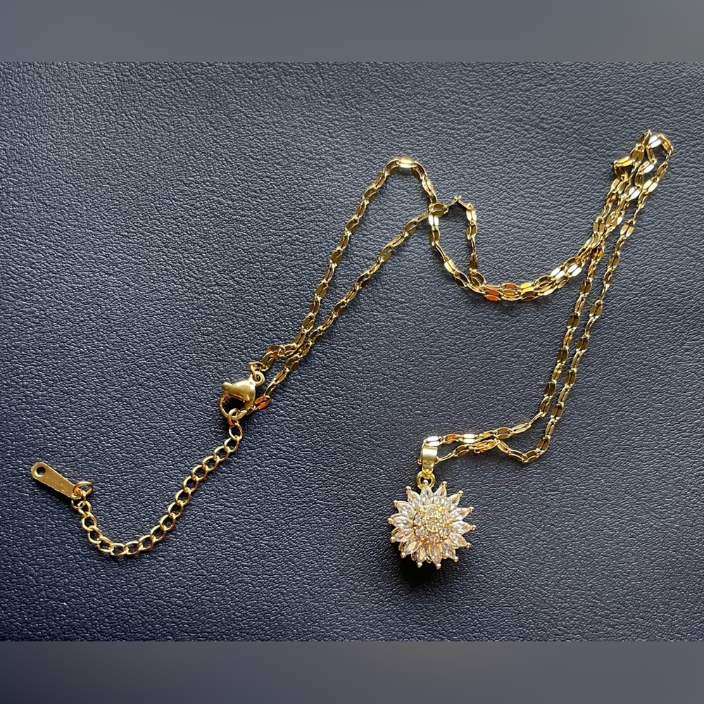 Brand New 24K Gold Plated Sunflower Pendant Necklace with Zircon Inlay - Picture 1 of 7